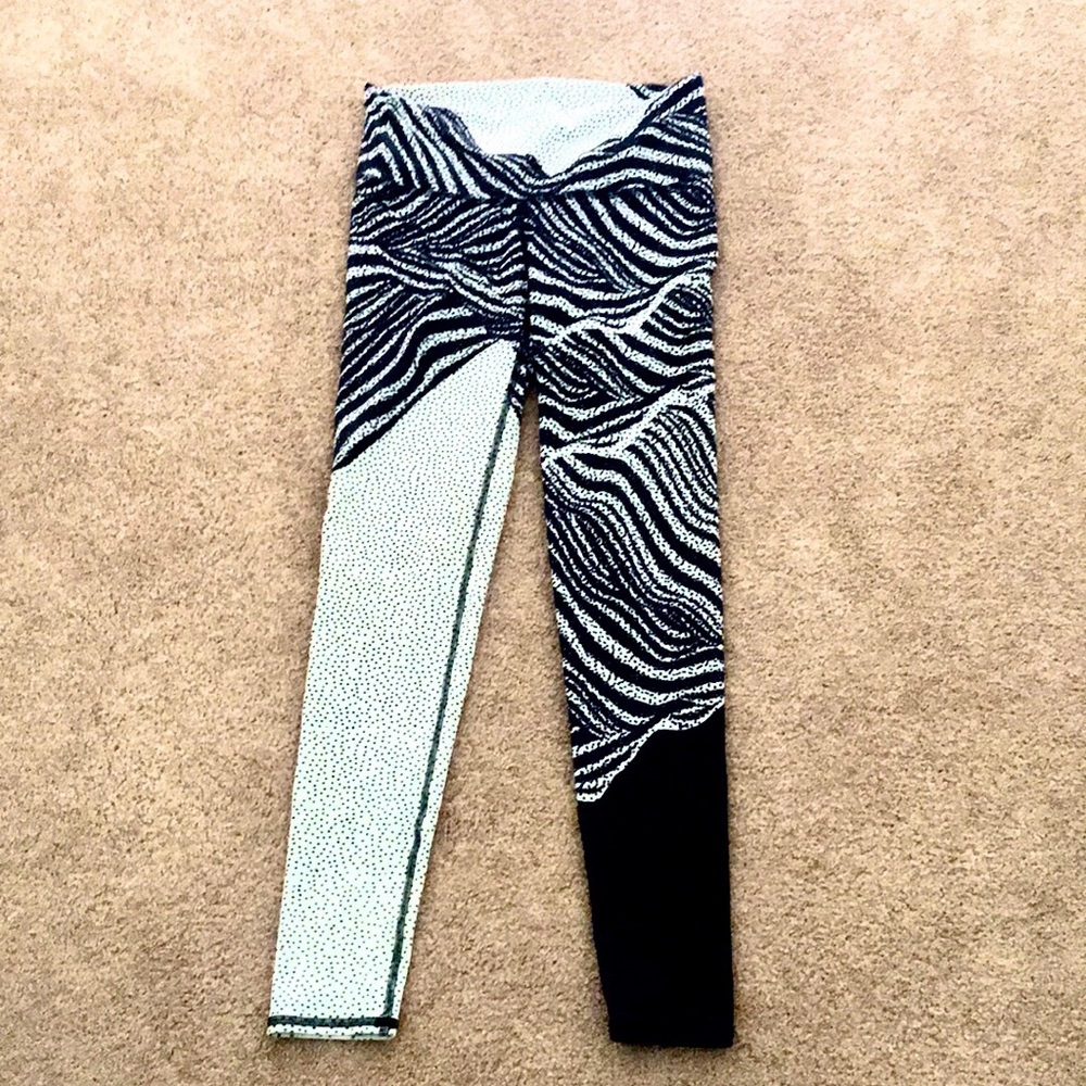 Niyama Sol Yin Yang Barefoot Leggings